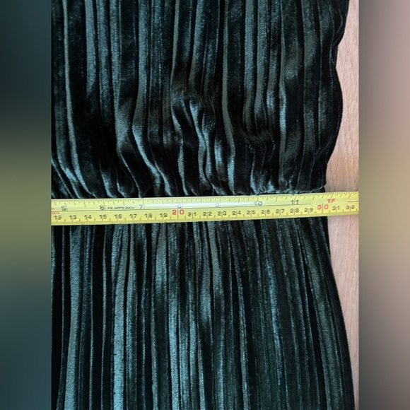 Zunie Kids Flutter Sleeve Green Velvet Jumpsuit bow closure size 12 big kids - Picture 11 of 13